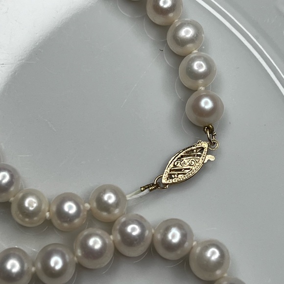 14K Solid Gold Clasp Hand Knotted High Quality Freshwater Pearl Necklace 7-8mm - Picture 2 of 4